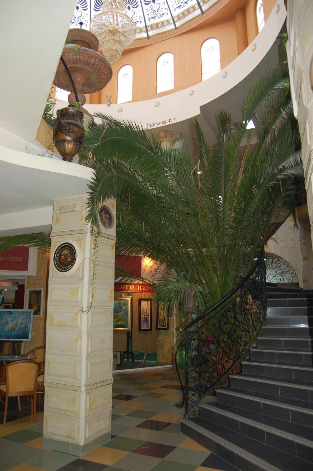 Hotel Dobrudja Dobrich Bagian luar foto