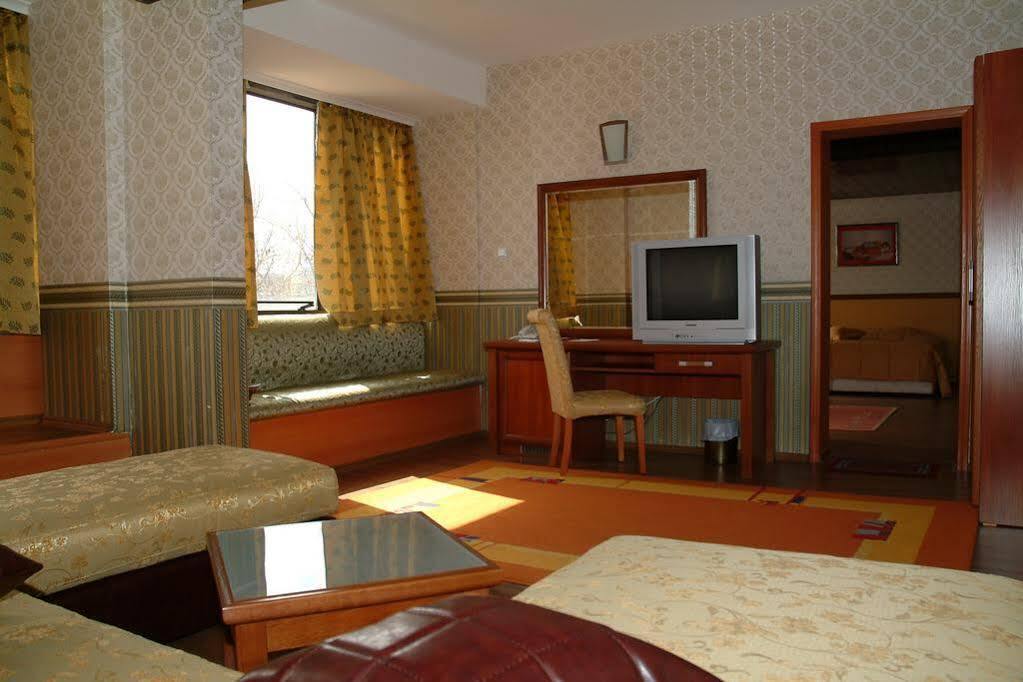 Hotel Dobrudja Dobrich Bagian luar foto